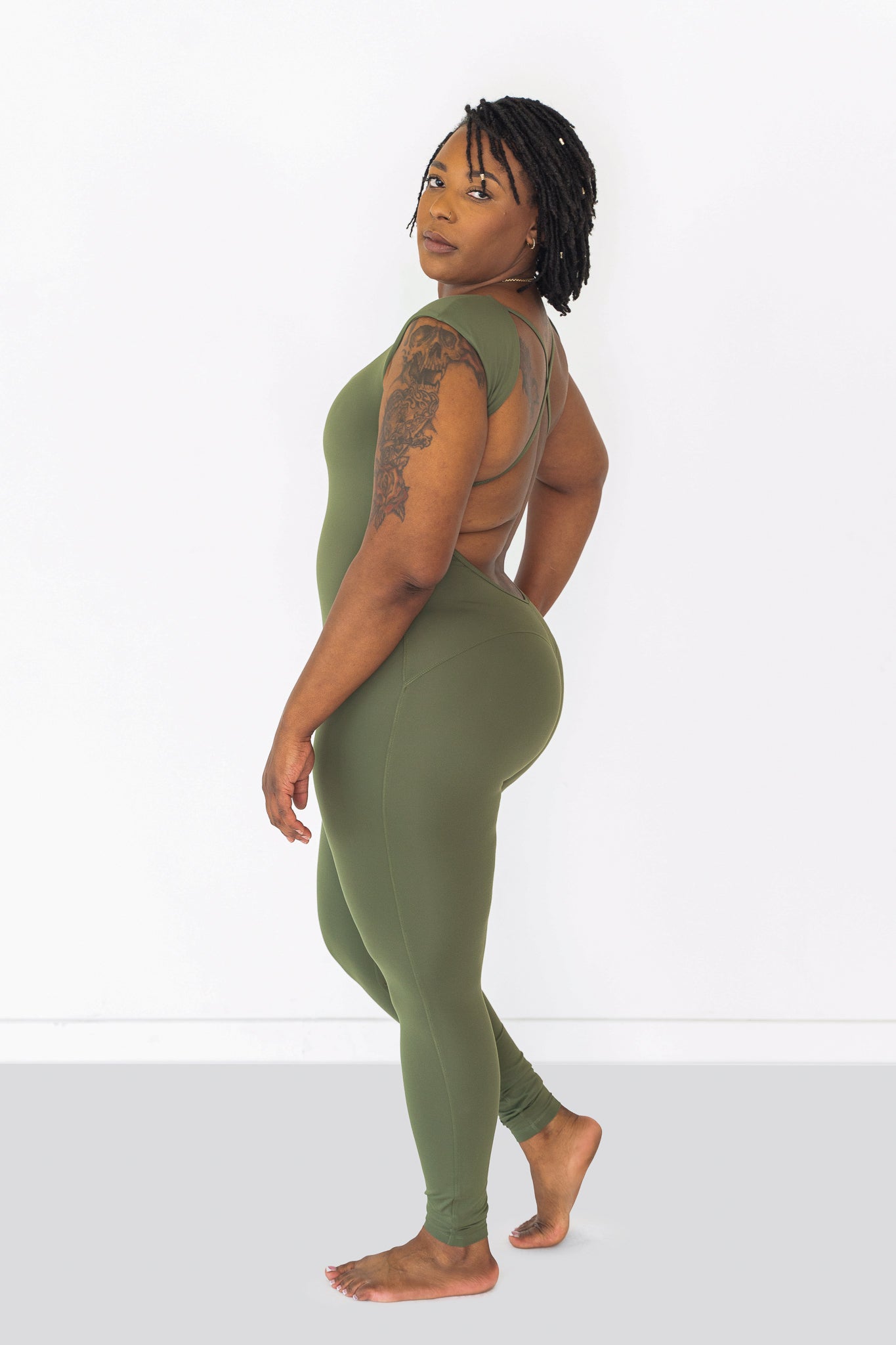 ワンピース digne / cut out one-piece - sage 0 cut out one-piece - sage – digne.online